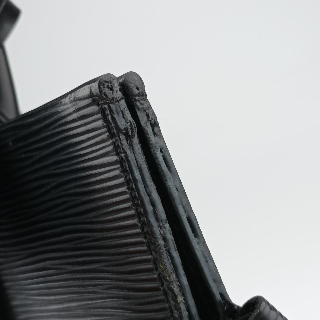 Pre-owned Louis Vuitton Marly MM Noir epi M94612 handbag | stylenewstar