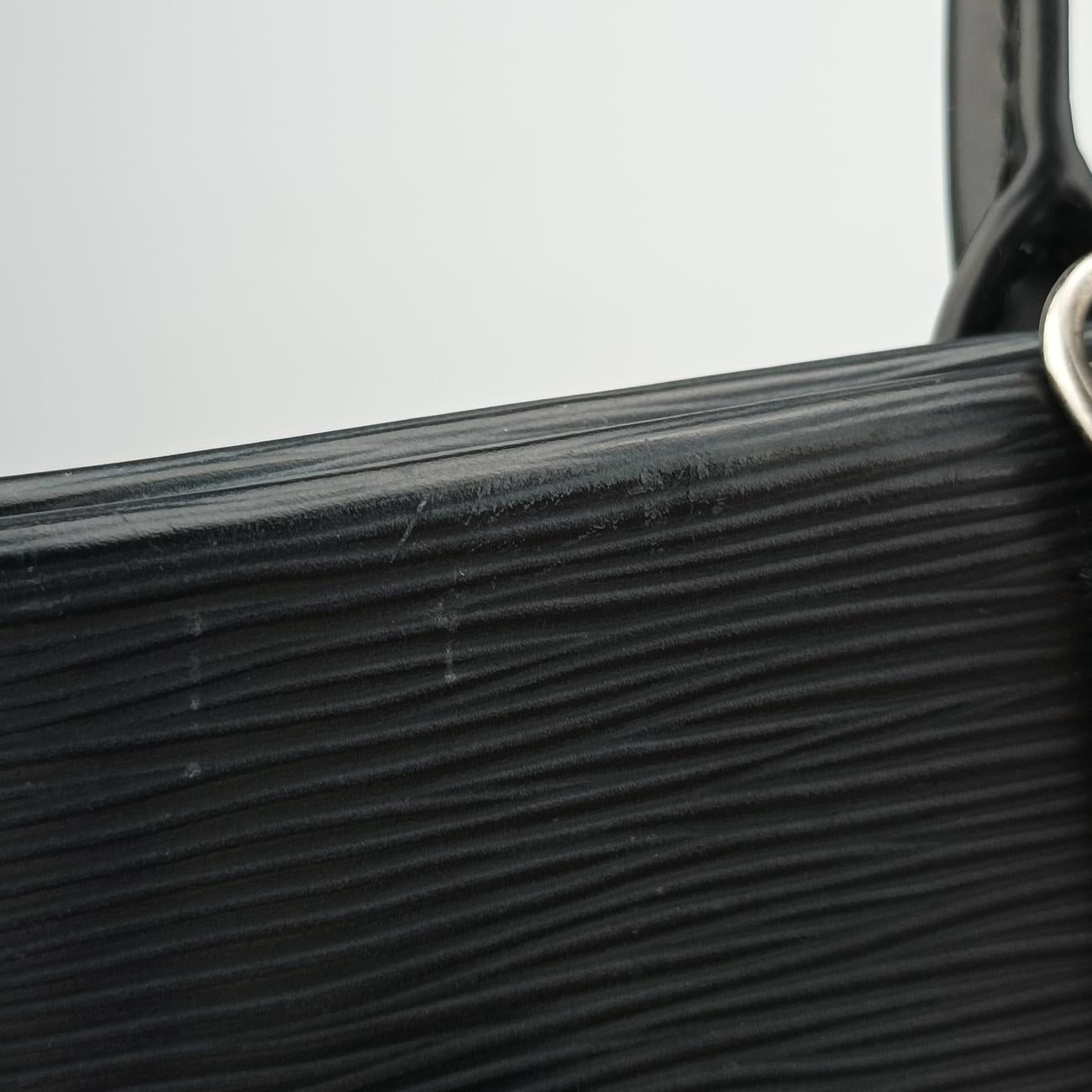 Pre-owned Louis Vuitton Marly MM Noir epi M94612 handbag | stylenewstar