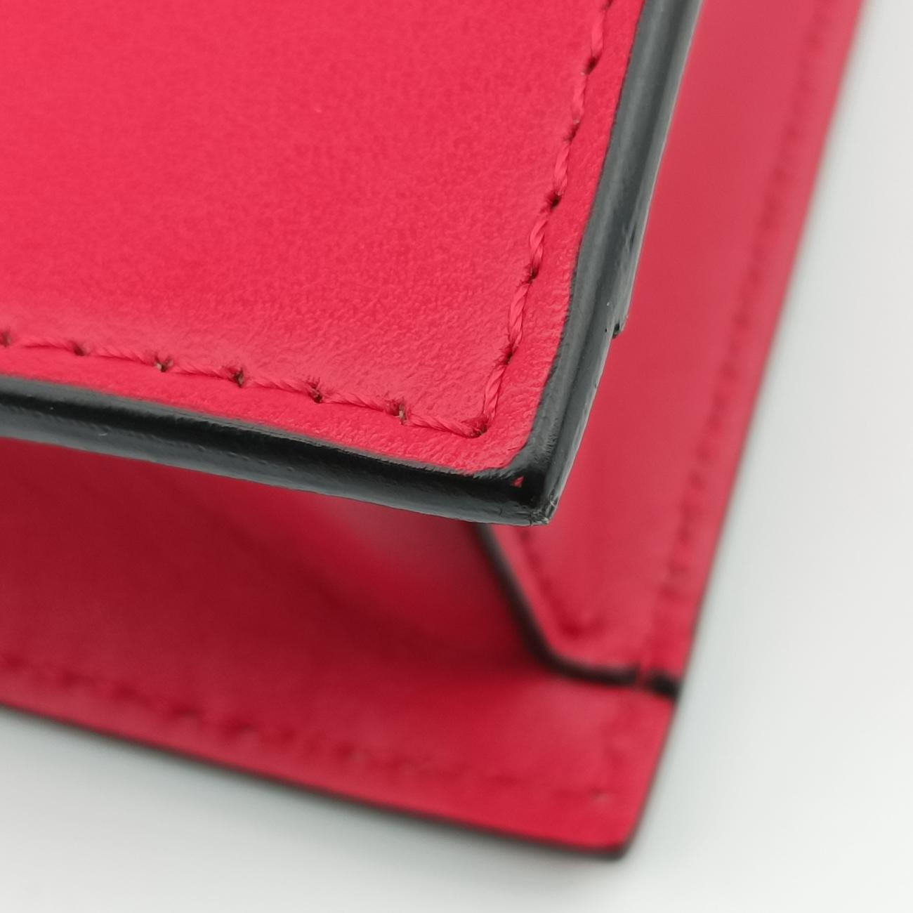 Pre-owned VERSACE La Medusa Red Leather  shoulderbag | stylenewstar