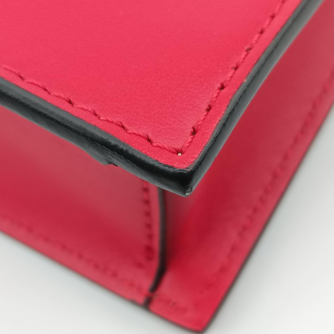 Pre-owned VERSACE La Medusa Red Leather  shoulderbag | stylenewstar