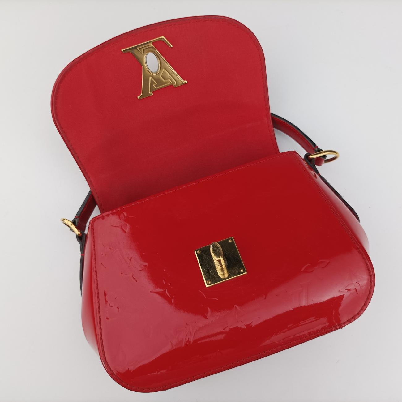 Pre-owned Louis Vuitton PASADENA CERISE Vernis M90944 shoulderbag | stylenewstar