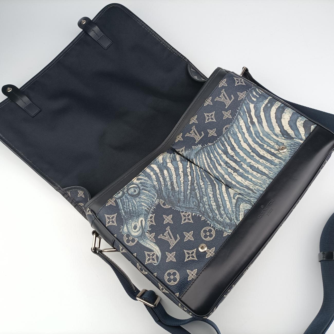 Pre-owned Louis Vuitton Messenger GM navy×multicolor Monogram Savane M43293 shoulderbag | stylenewstar