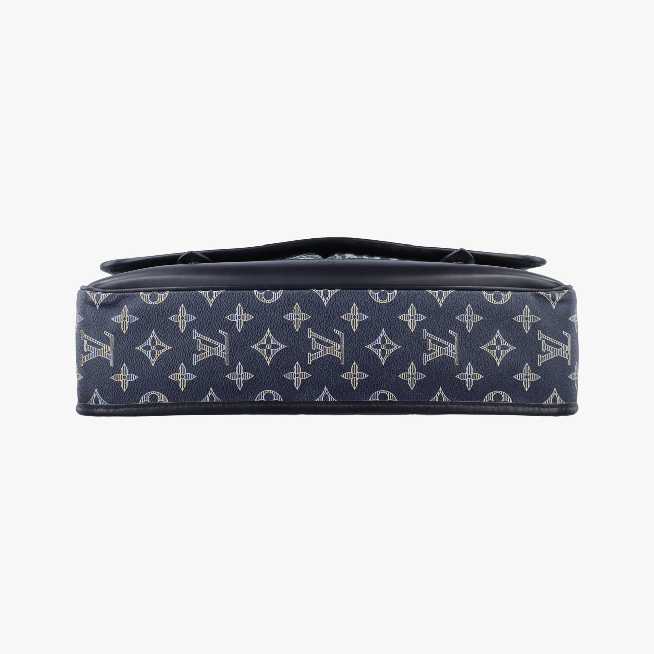 Pre-owned Louis Vuitton Messenger GM navy×multicolor Monogram Savane M43293 shoulderbag | stylenewstar