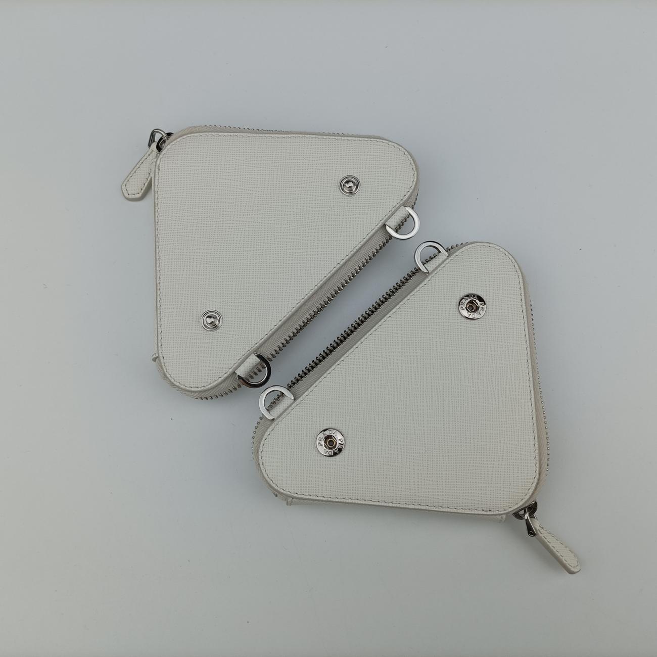 Pre-owned Prada Triangle Logo Plate White SAFFIANO Leather 1NR015 shoulderbag | stylenewstar