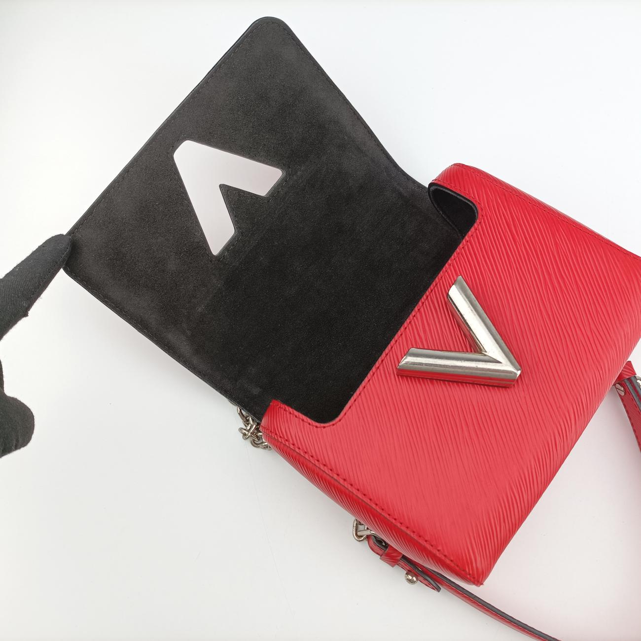 Pre-owned Louis Vuitton Twist MM Red Epi  shoulderbag | stylenewstar