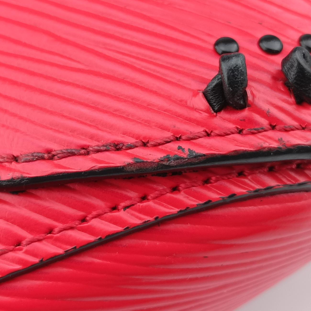 Pre-owned Louis Vuitton Twist MM Red Epi  shoulderbag | stylenewstar