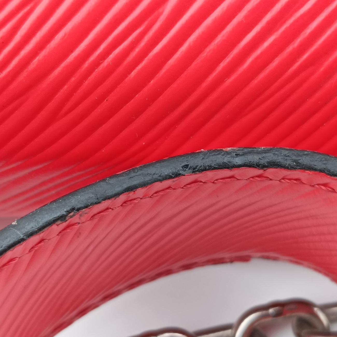 Pre-owned Louis Vuitton Twist MM Red Epi  shoulderbag | stylenewstar