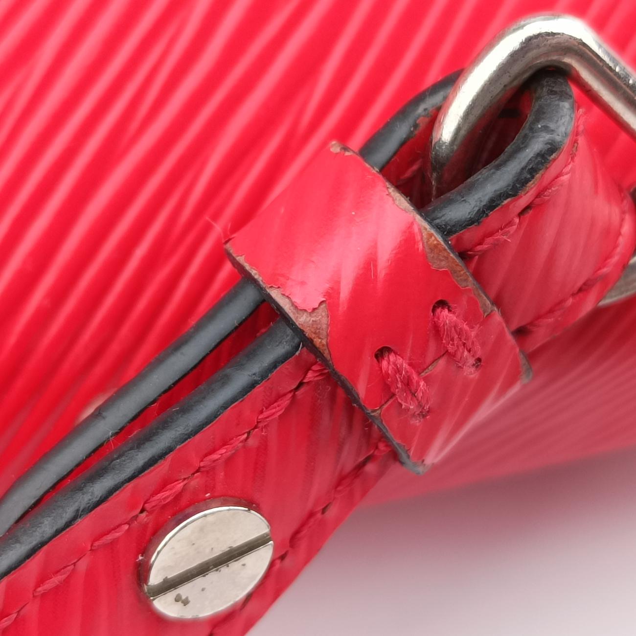 Pre-owned Louis Vuitton Twist MM Red Epi  shoulderbag | stylenewstar