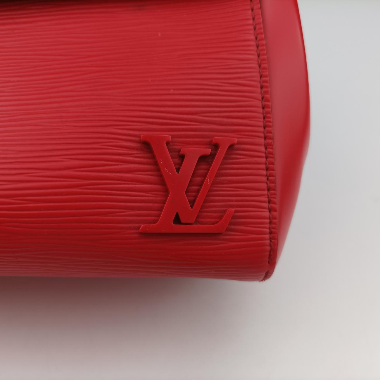 Vintage Louis Vuitton ClunyBB Red Epi M4205 shoulderbag | stylenewstar