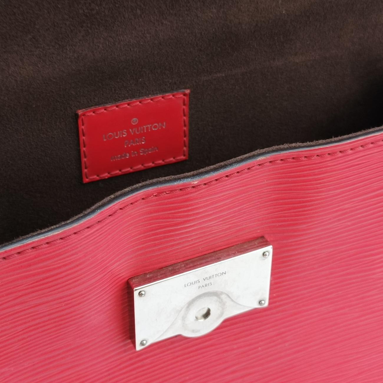 Vintage Louis Vuitton ClunyBB Red Epi M4205 shoulderbag | stylenewstar