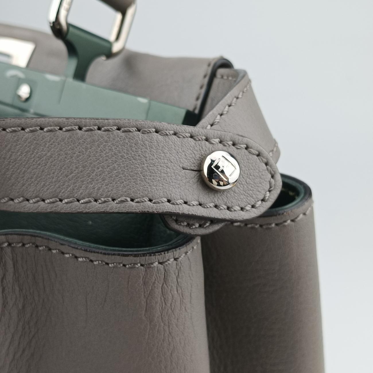 Pre-owned Fendi PEEKABOO Large Grey Leather 8BN210 shoulderbag | stylenewstar