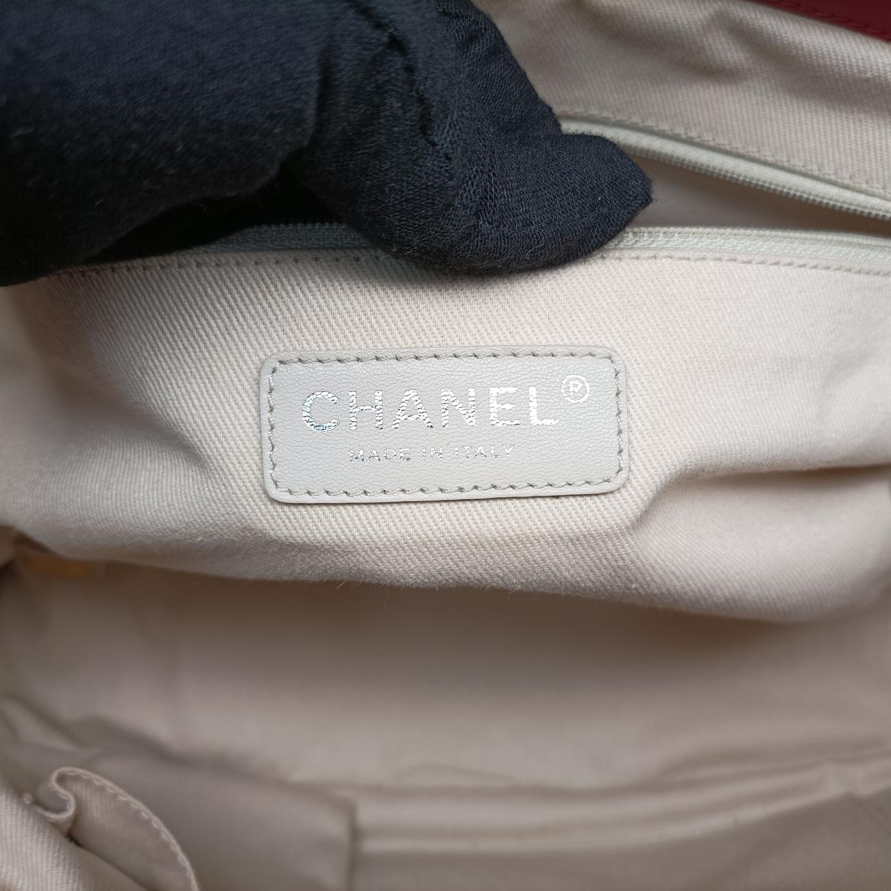 Secondhand Chanel Timeless CC Shopping Red Patent A67290 shoulderbag | stylenewstar