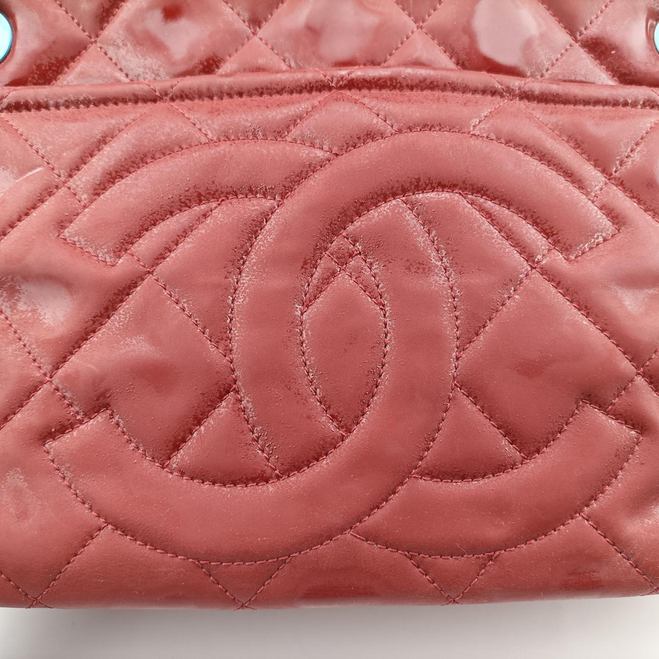 Secondhand Chanel Timeless CC Shopping Red Patent A67290 shoulderbag | stylenewstar