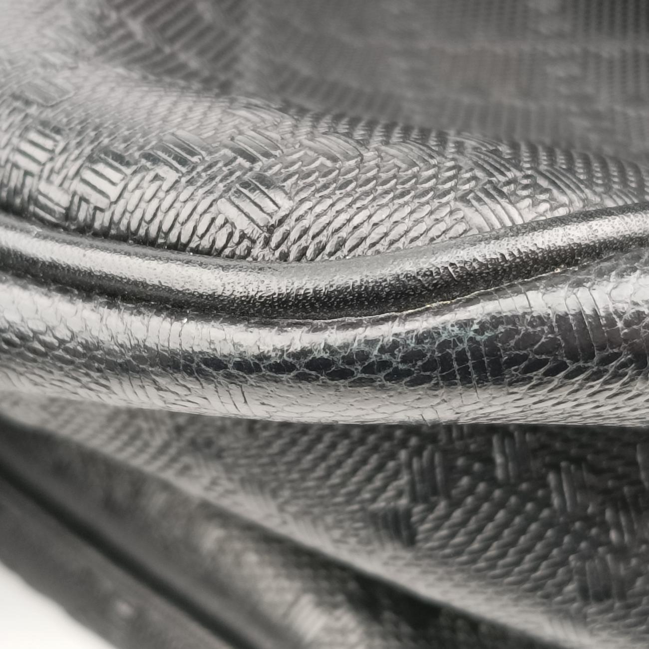 Pre-owned Gucci Guccissima Messenger Black Leather 223665 shoulderbag | stylenewstar