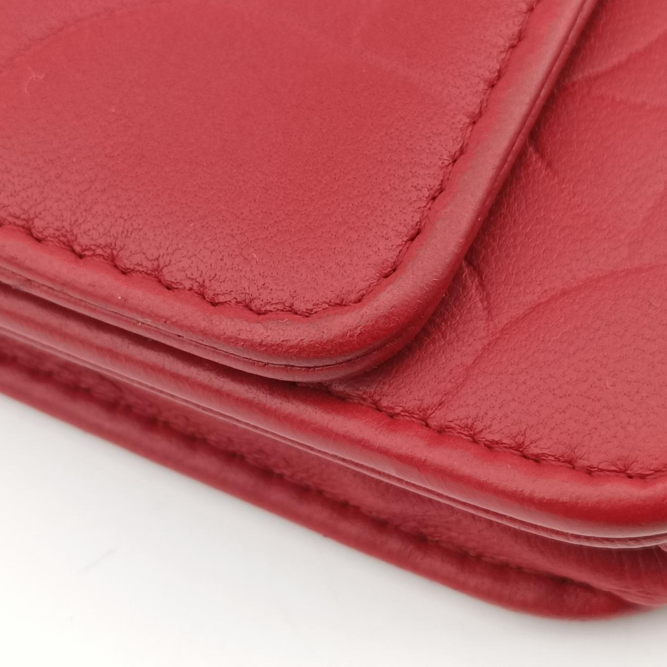 Pre-owned Chanel camellia Red lambskin A47421 shoulderbag | stylenewstar