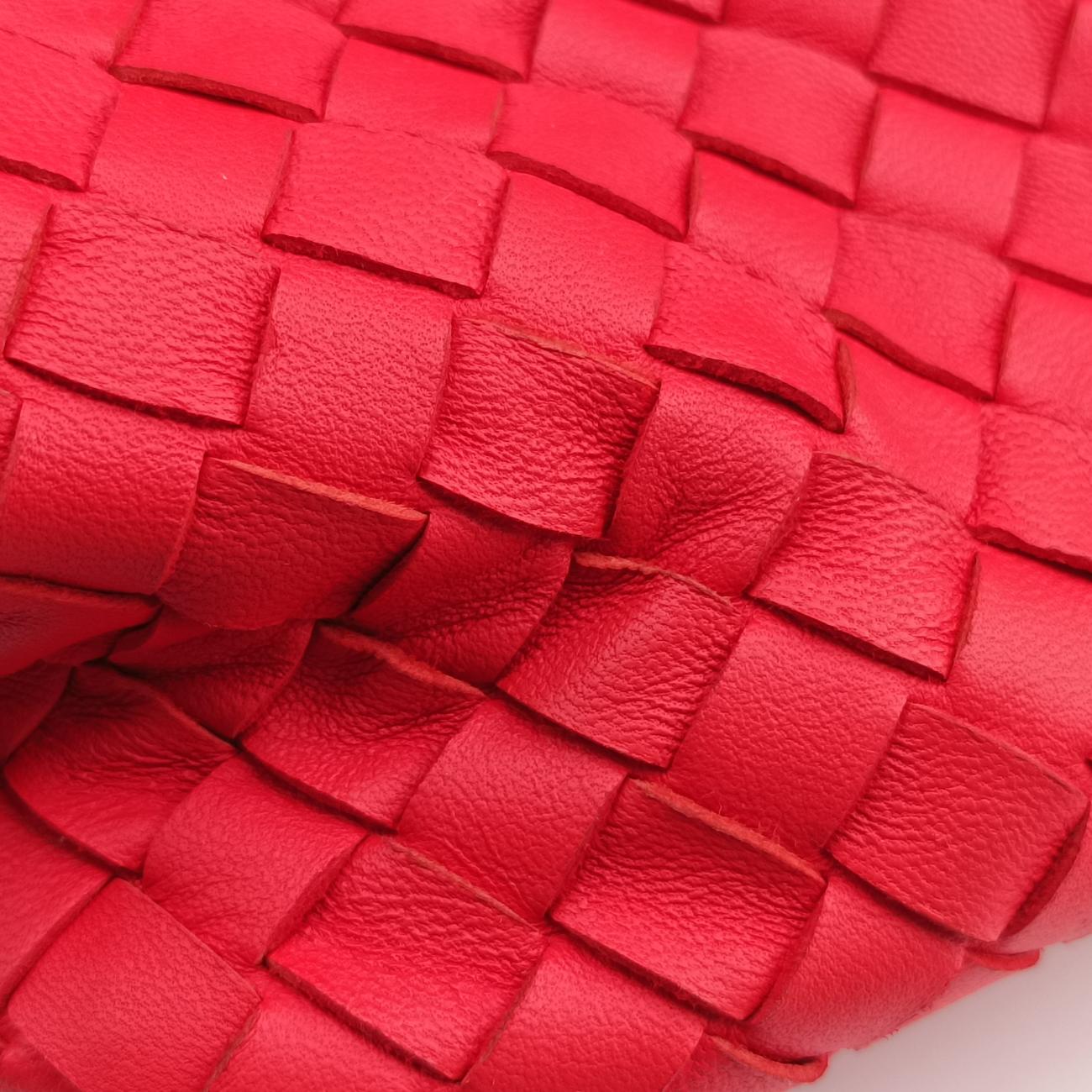 Pre-owned Bottega Veneta Intrecciato Red lambskin  shoulderbag | stylenewstar