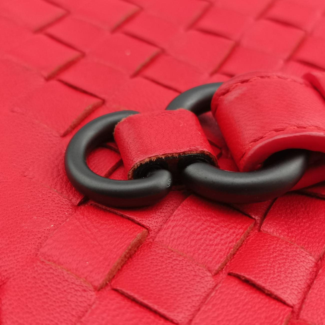 Pre-owned Bottega Veneta Intrecciato Red lambskin  shoulderbag | stylenewstar