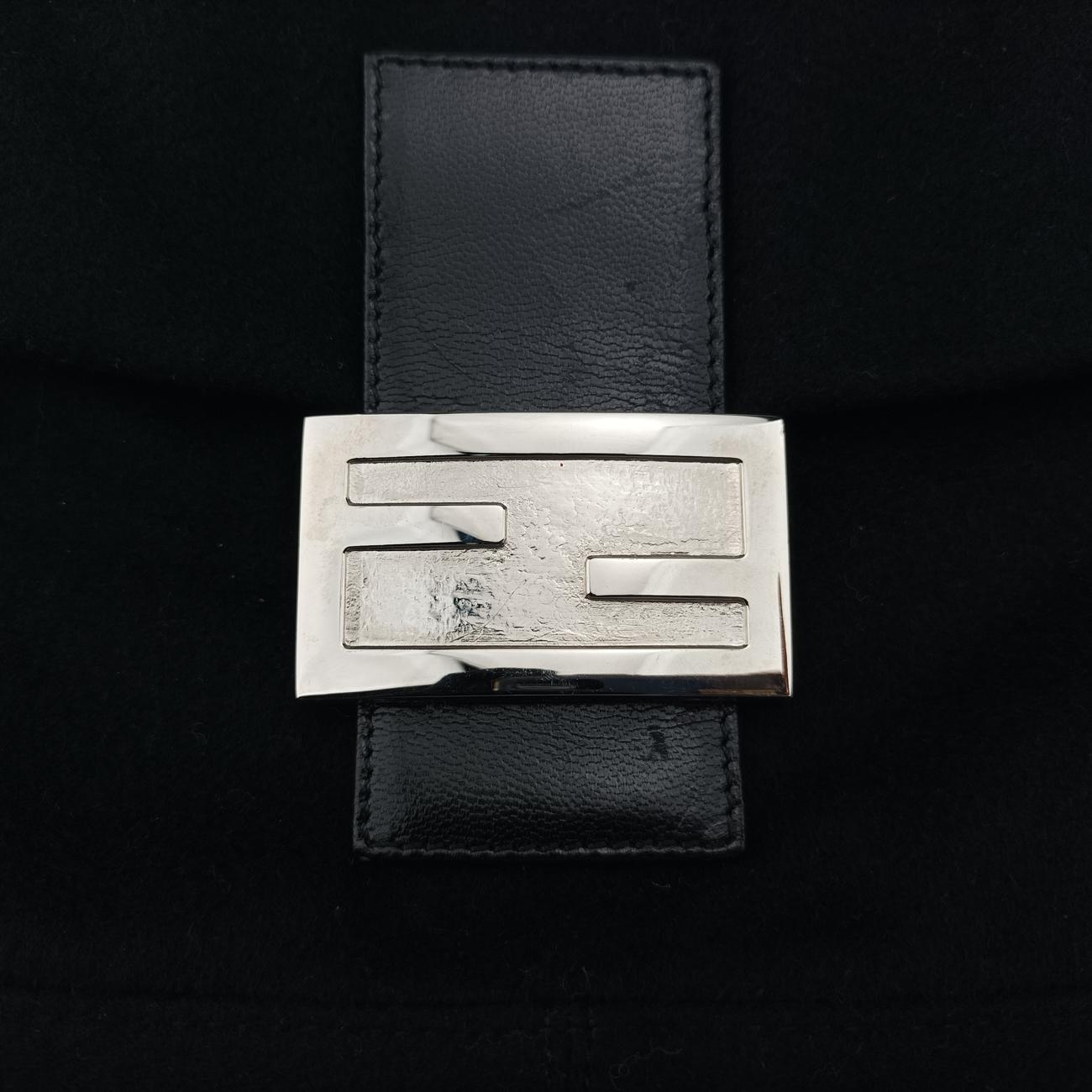 Secondhand Fendi Baguette Black fabric 26424 shoulderbag | stylenewstar