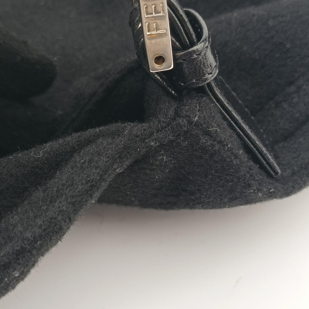 Secondhand Fendi Baguette Black fabric 26424 shoulderbag | stylenewstar