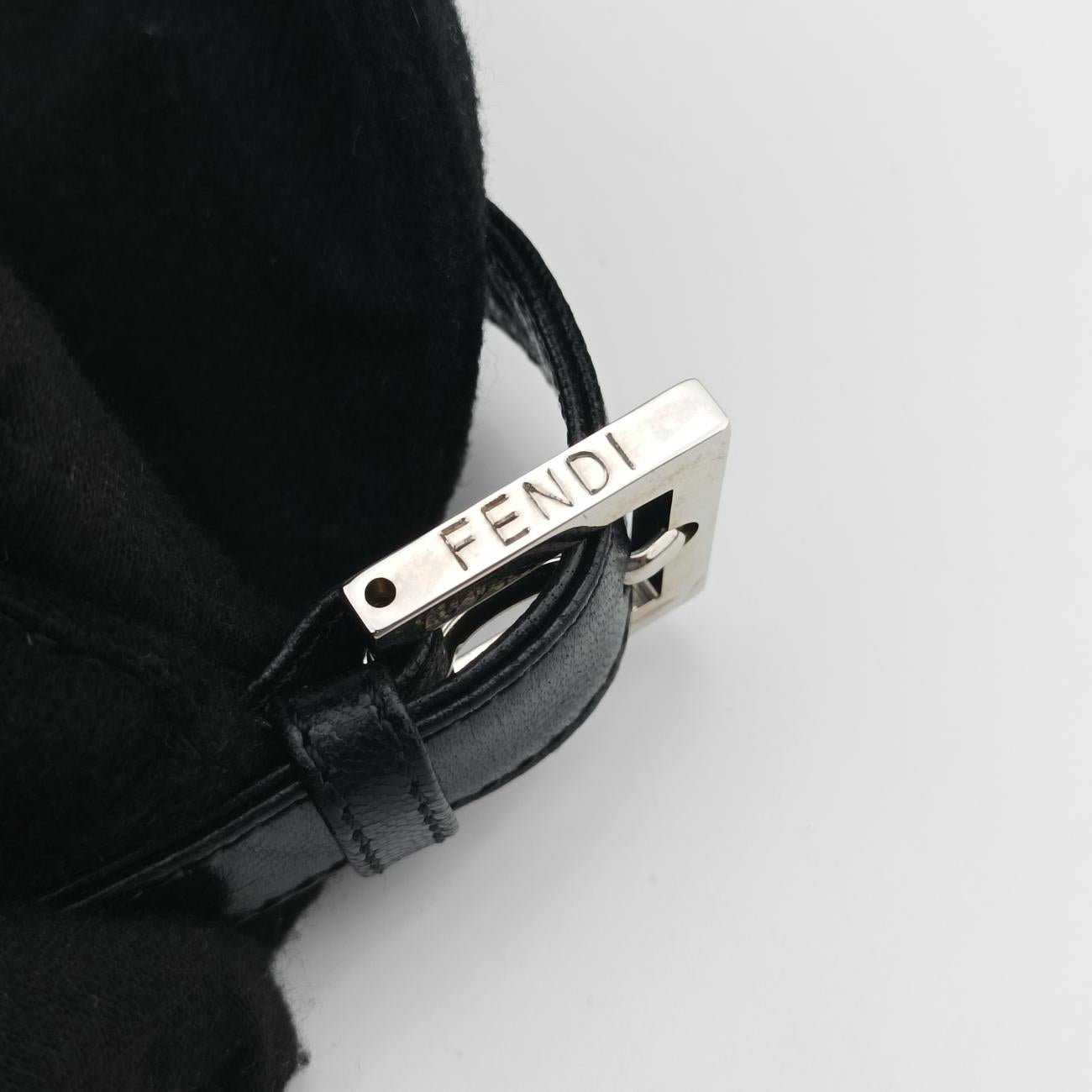 Secondhand Fendi Baguette Black fabric 26424 shoulderbag | stylenewstar