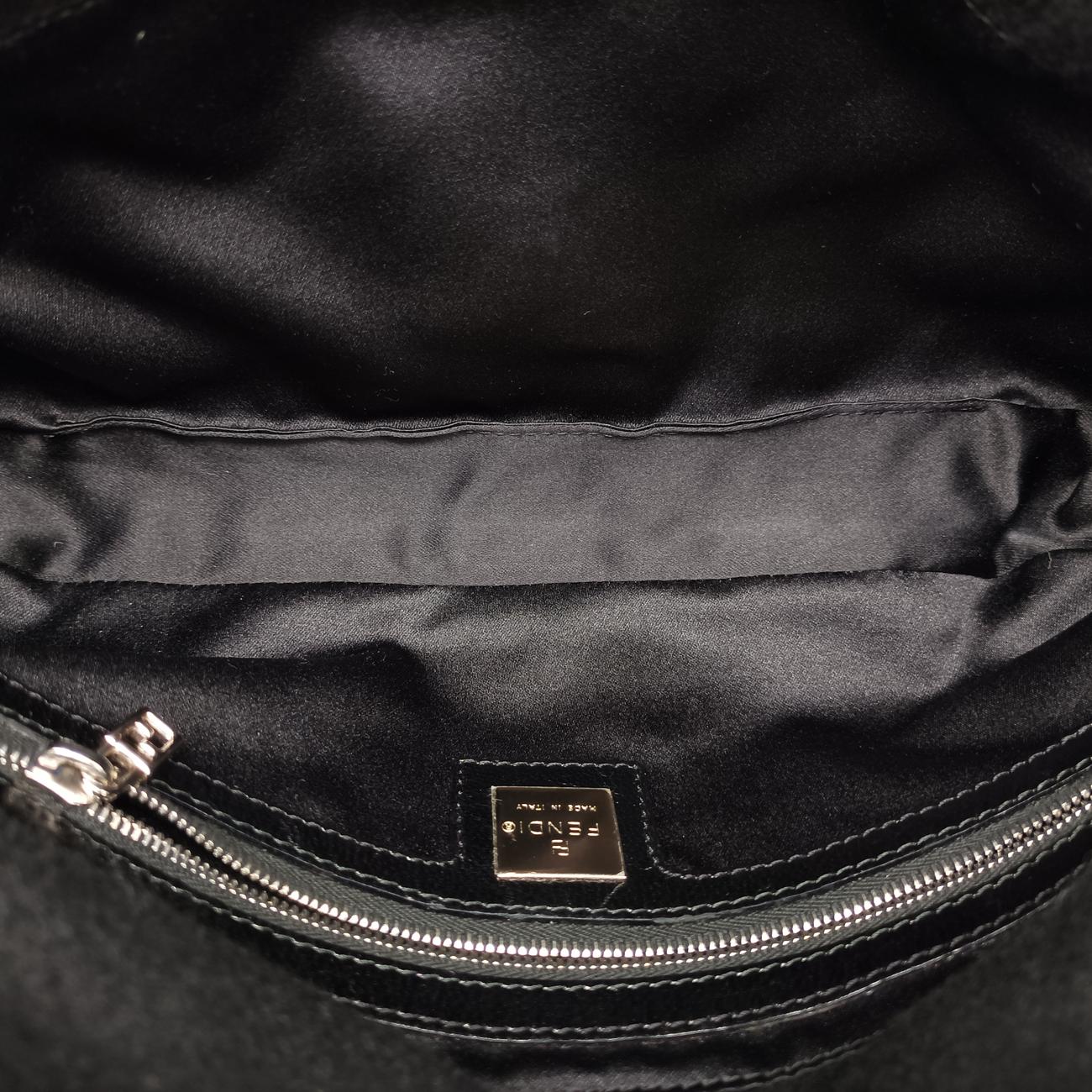 Secondhand Fendi Baguette Black fabric 26424 shoulderbag | stylenewstar