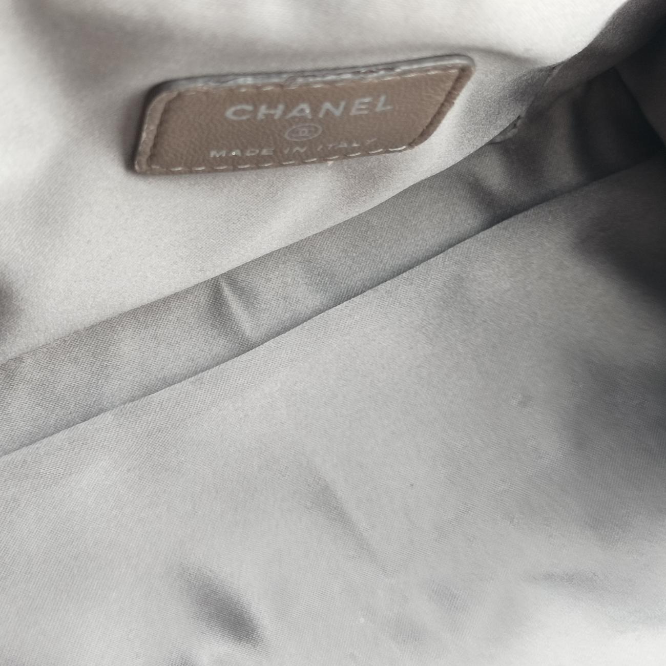 Pre-owned Chanel Iconic Matelasse Grey leather A37156 shoulderbag | stylenewstar