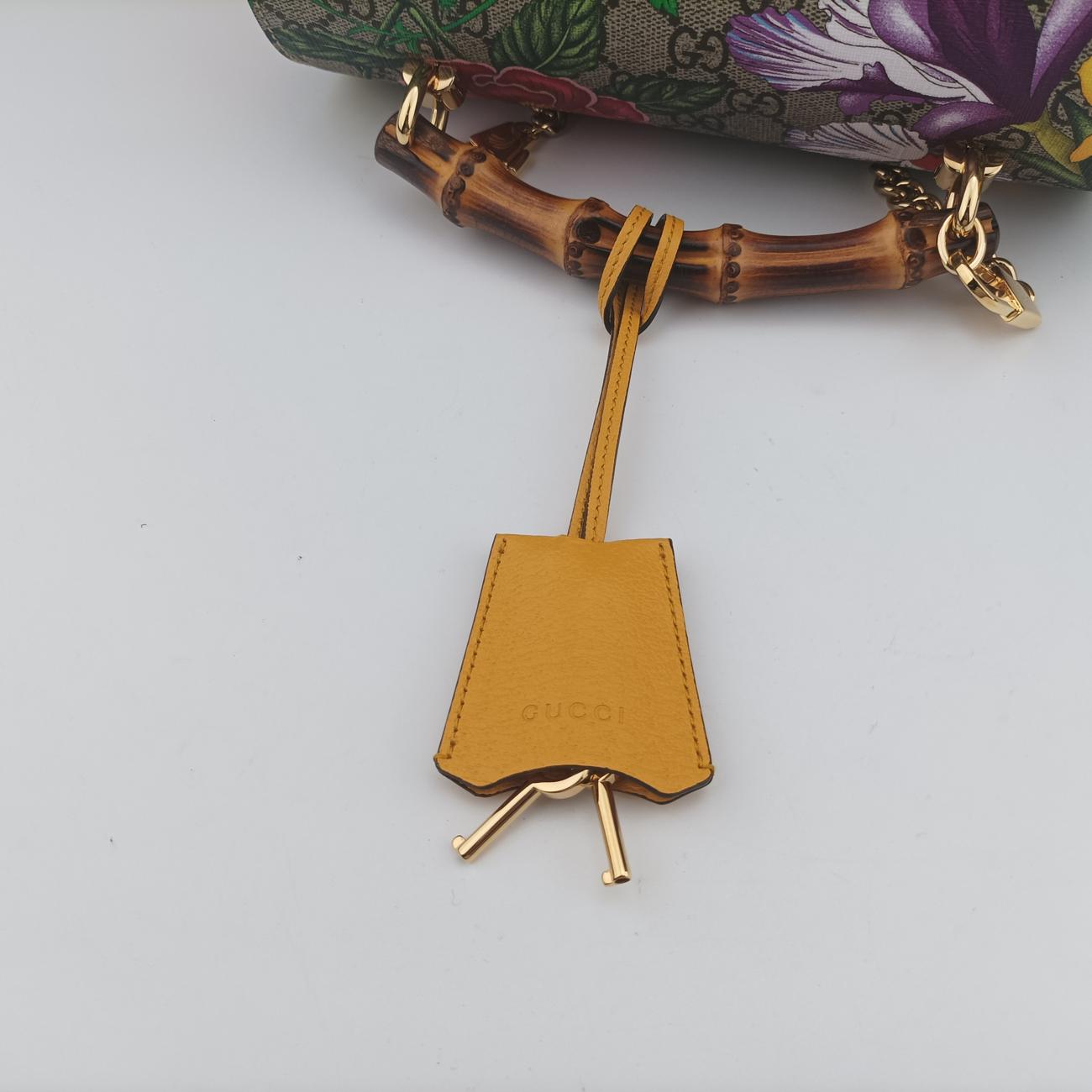 Pre-owned Gucci GG flora Padlock Bamboo Beige×Yellow×Multicolour PVC coated canvas 603221 shoulderbag | stylenewstar