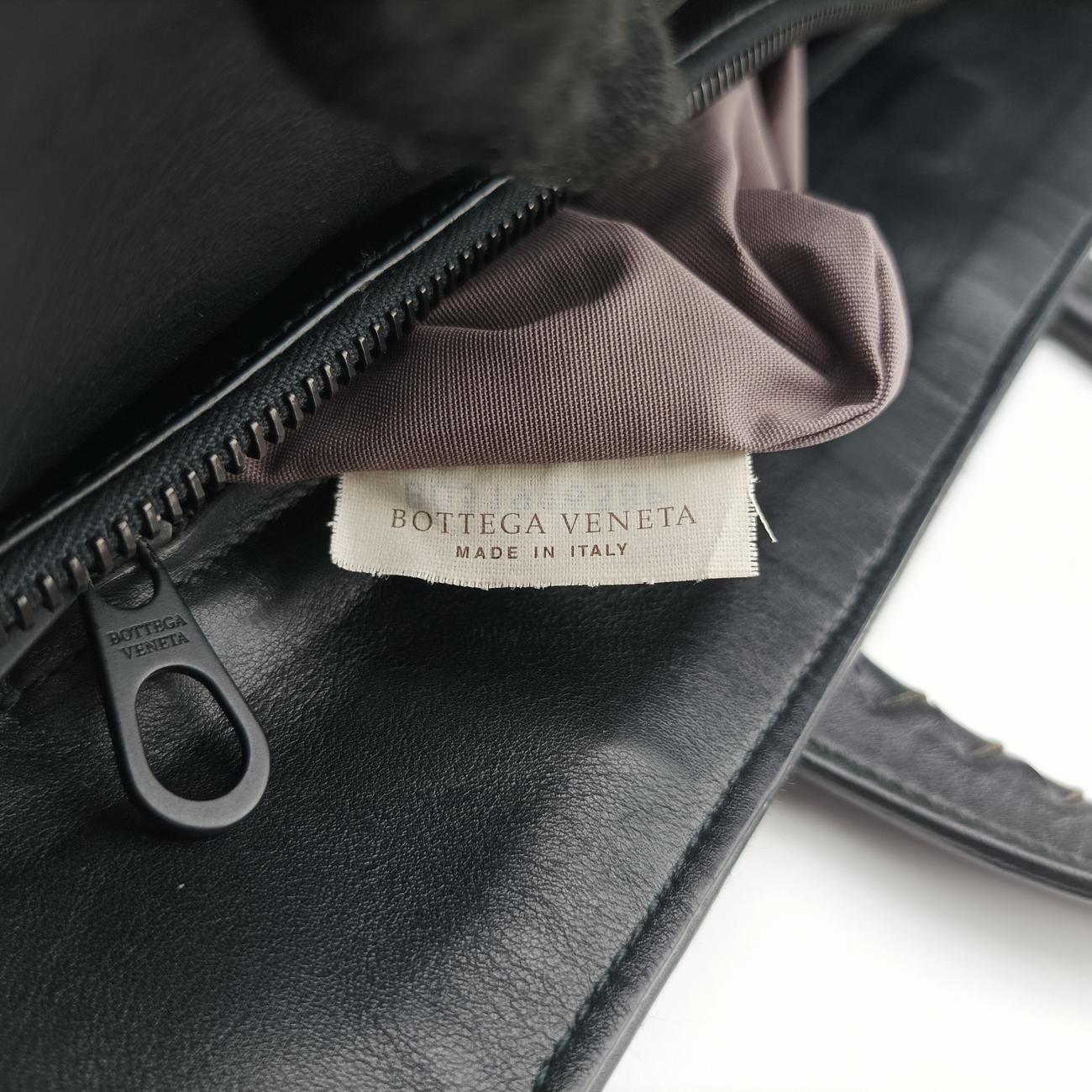 Pre-owned Bottega Veneta Intrecciato Black lambskin  handbag | stylenewstar