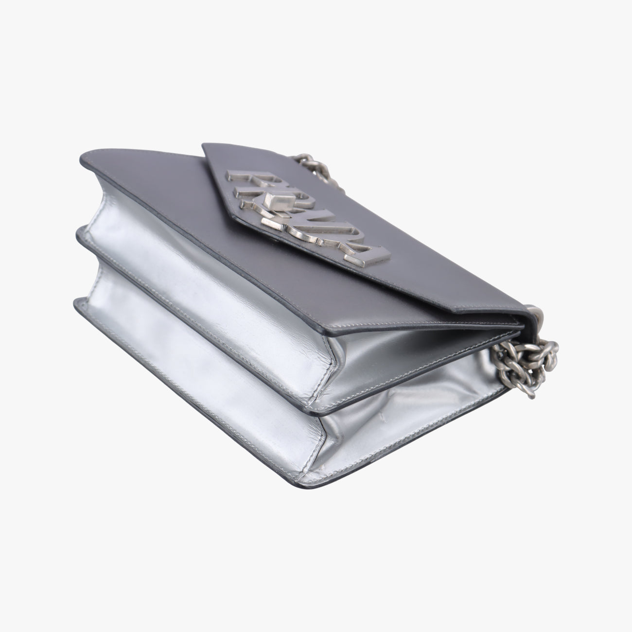 Secondhand Prada Logo Plaque Silver Leather  shoulderbag | stylenewstar