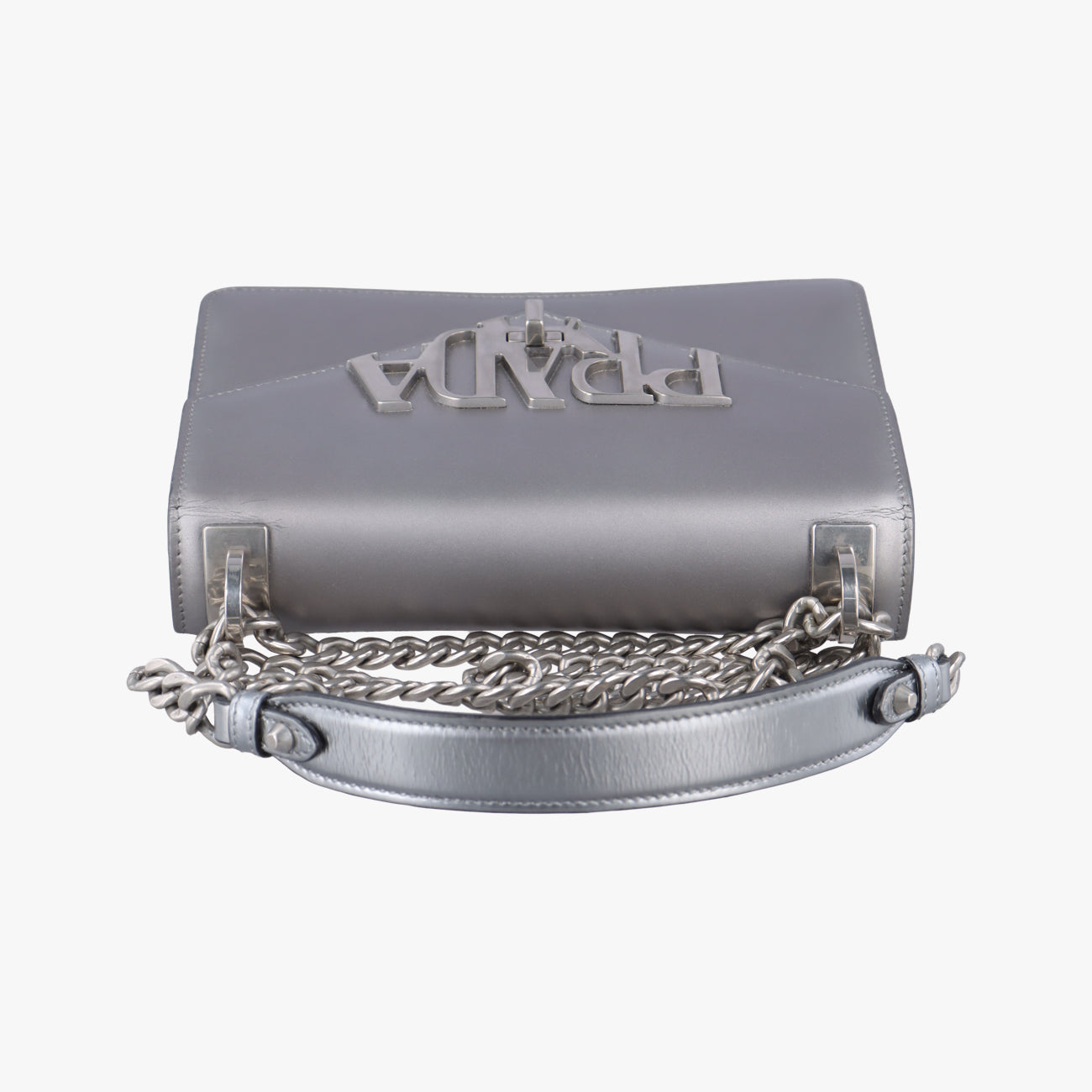 Secondhand Prada Logo Plaque Silver Leather  shoulderbag | stylenewstar