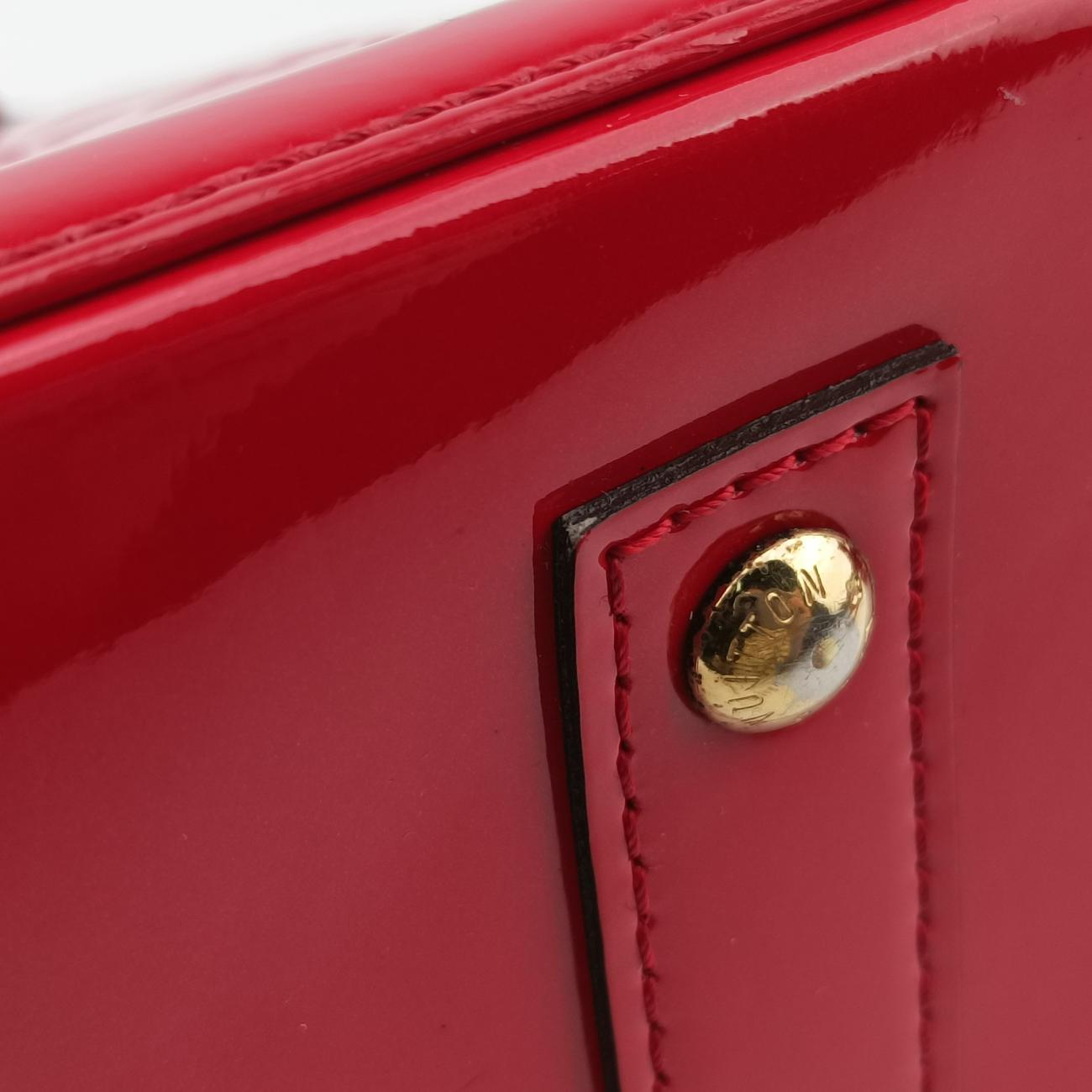 Secondhand Louis Vuitton Alma BB CERISE Vernis M90174 shoulderbag | stylenewstar