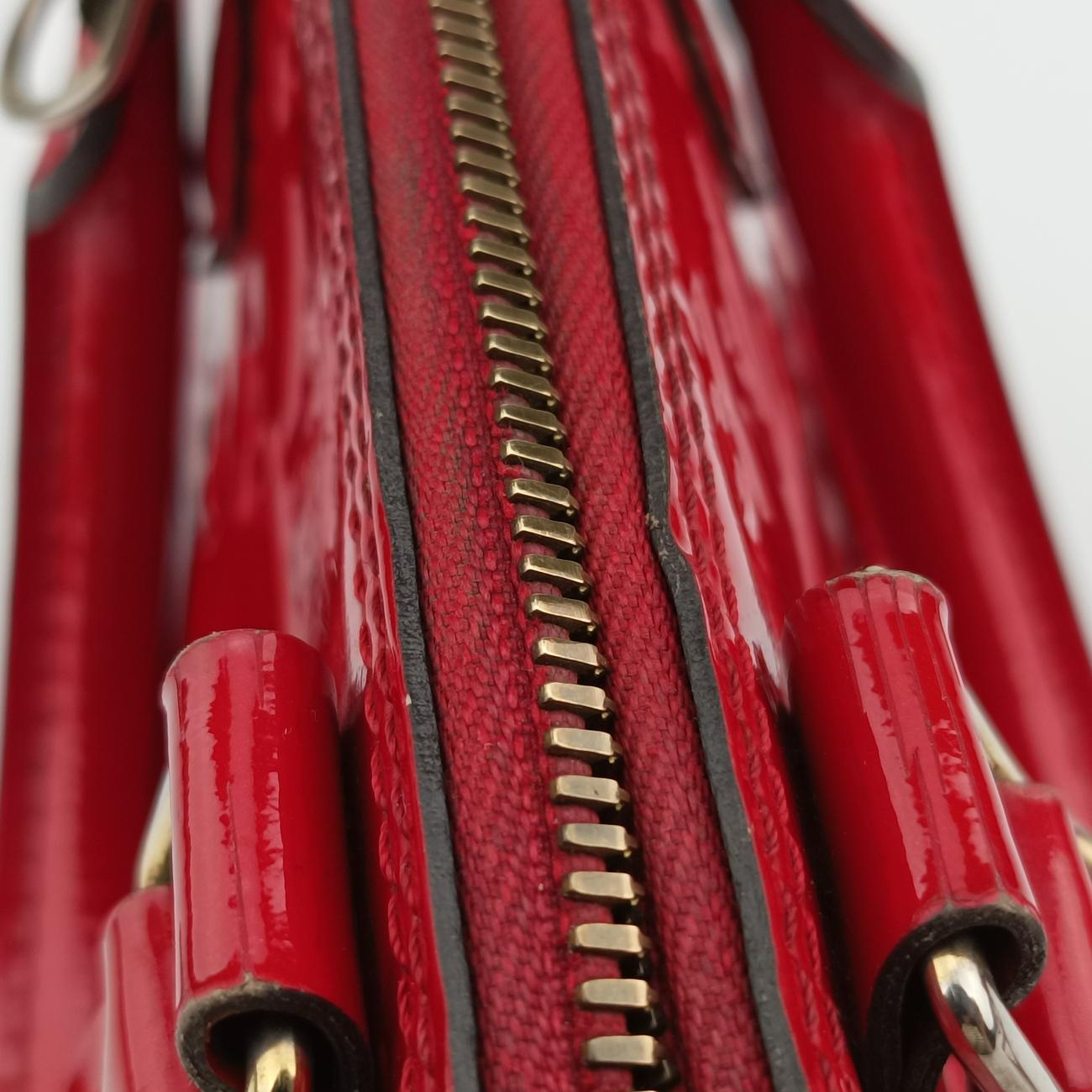 Secondhand Louis Vuitton Alma BB CERISE Vernis M90174 shoulderbag | stylenewstar