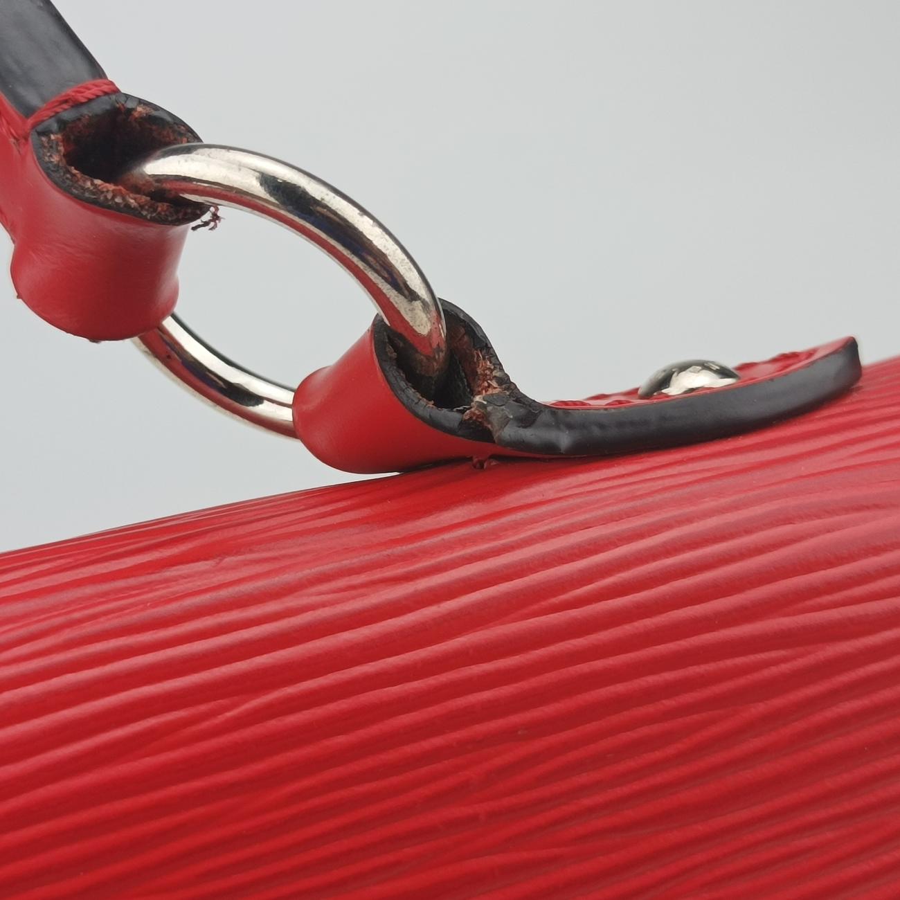 Pre-owned Louis Vuitton Cluny Red Epi M41333 shoulderbag | stylenewstar