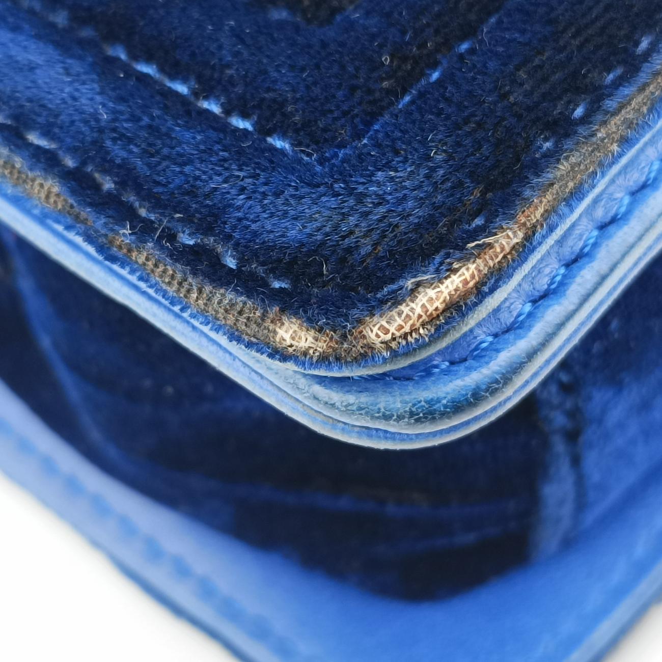 Pre-owned Chanel BOY CHANEL Blue velour A67416 shoulderbag | stylenewstar