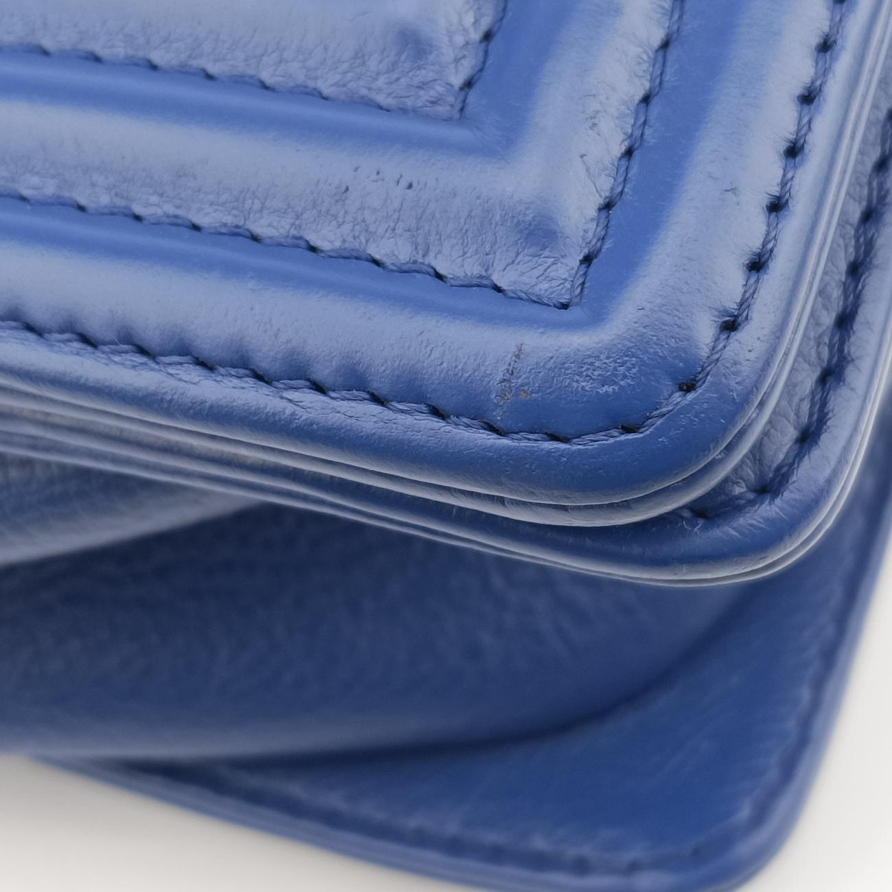 Secondhand Chanel BOY CHANEL Blue leather A67087 shoulderbag | stylenewstar