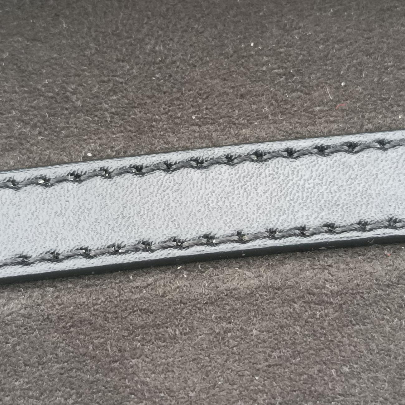 Pre-owned Fendi studded Kan I Black Leather 8M0381 shoulderbag | stylenewstar