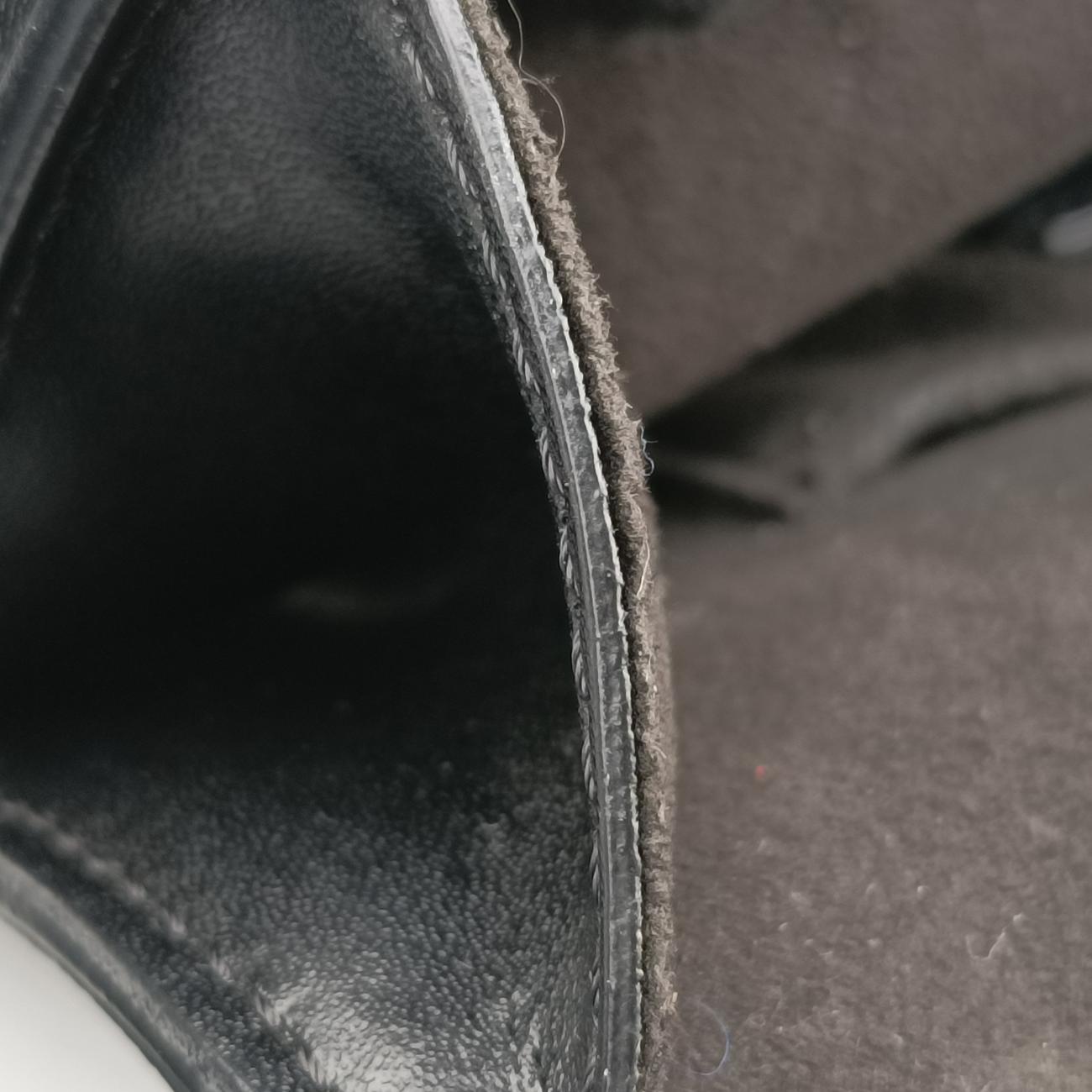 Pre-owned Fendi studded Kan I Black Leather 8M0381 shoulderbag | stylenewstar