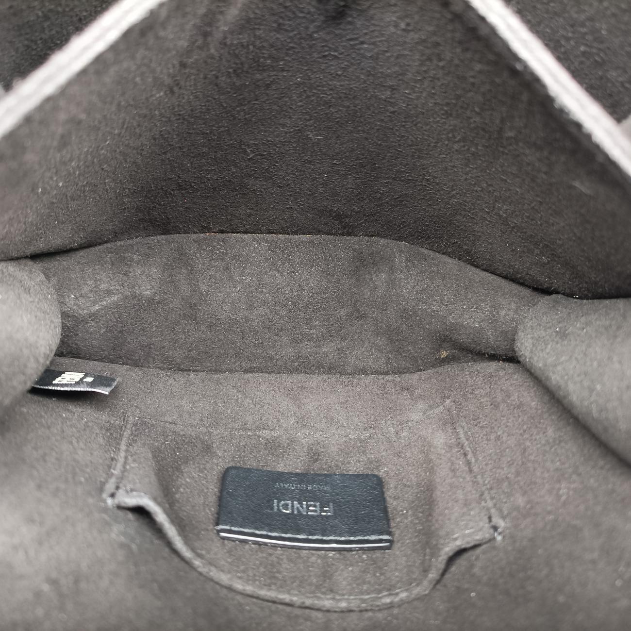 Pre-owned Fendi studded Kan I Black Leather 8M0381 shoulderbag | stylenewstar