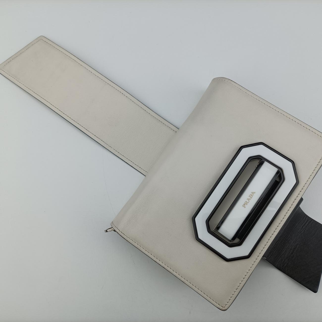 Secondhand Prada Plex ribbon White Leather 1BD067 shoulderbag | stylenewstar