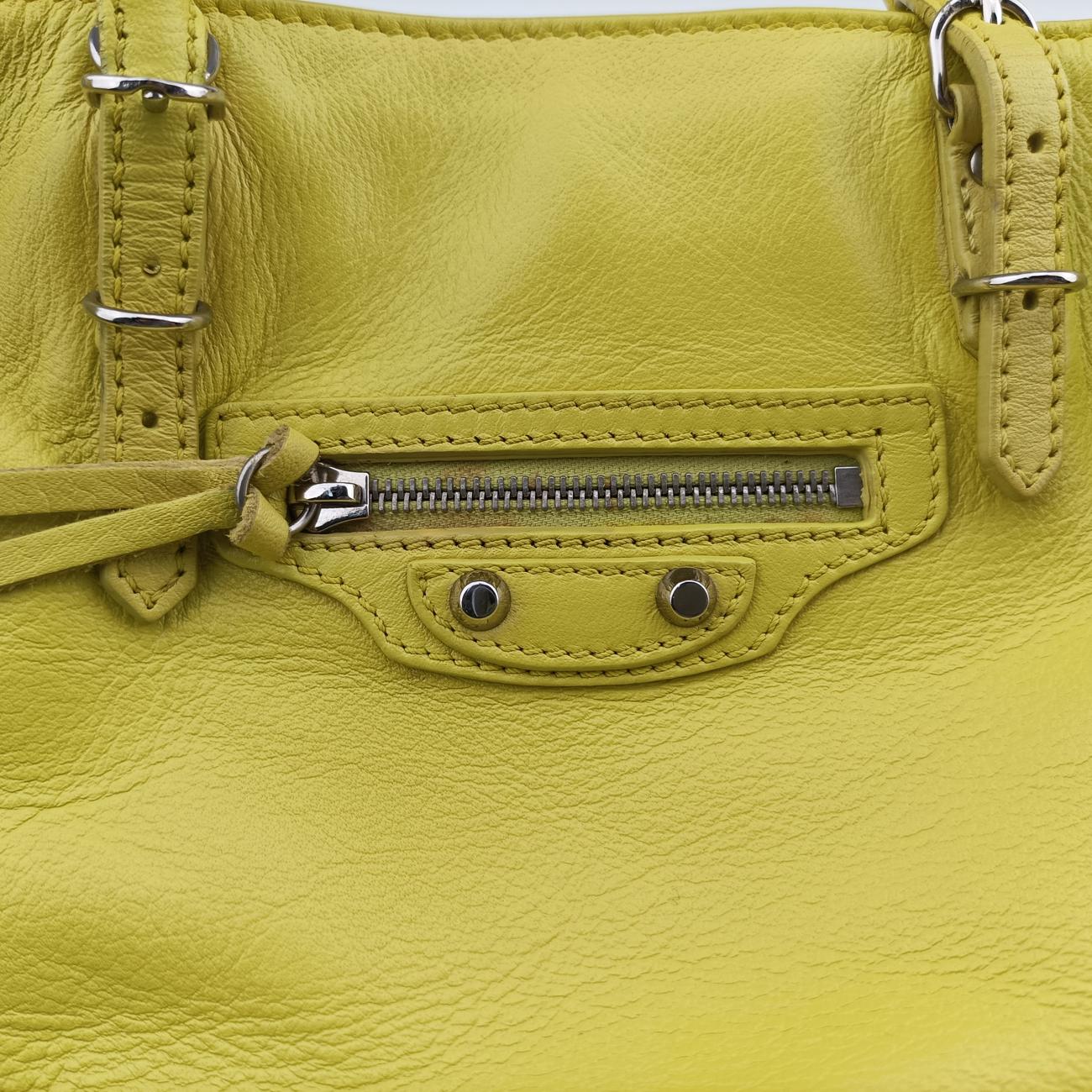 Pre-owned Balenciaga Paper A6 Zip Around Yellow Lambskin 370926 shoulderbag | stylenewstar