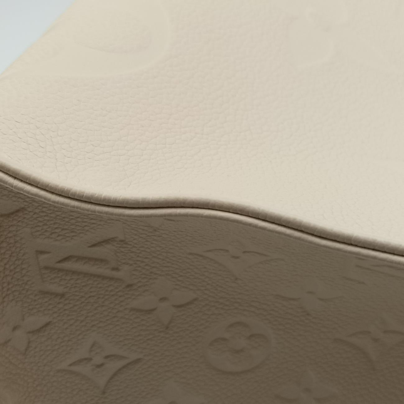 Pre-owned Louis Vuitton OntheGo GM Creme Monogram Empreinte M45081 shoulderbag | stylenewstar