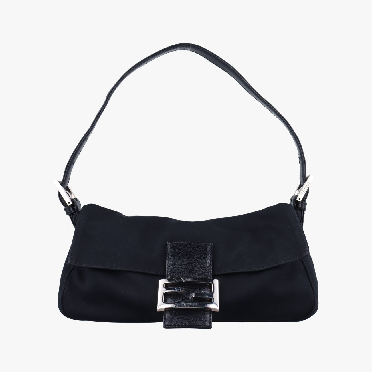 Pre-owned Fendi Baguette Black silk 26424 shoulderbag | stylenewstar