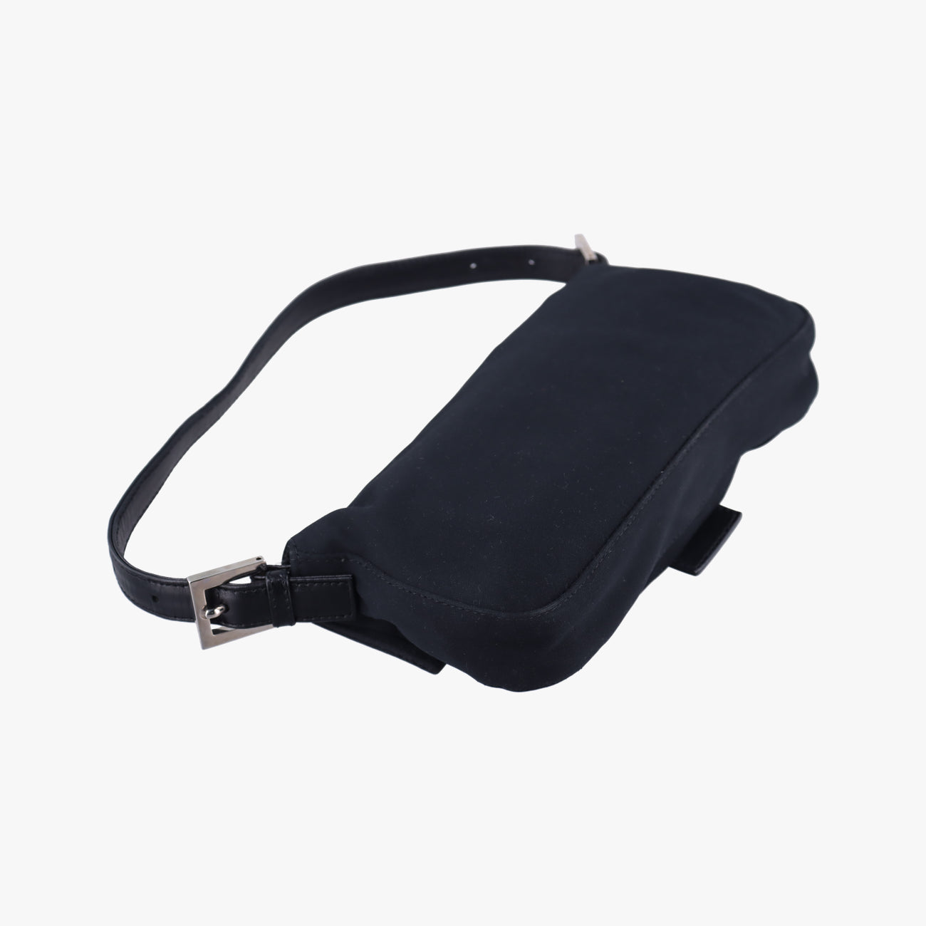 Pre-owned Fendi Baguette Black silk 26424 shoulderbag | stylenewstar