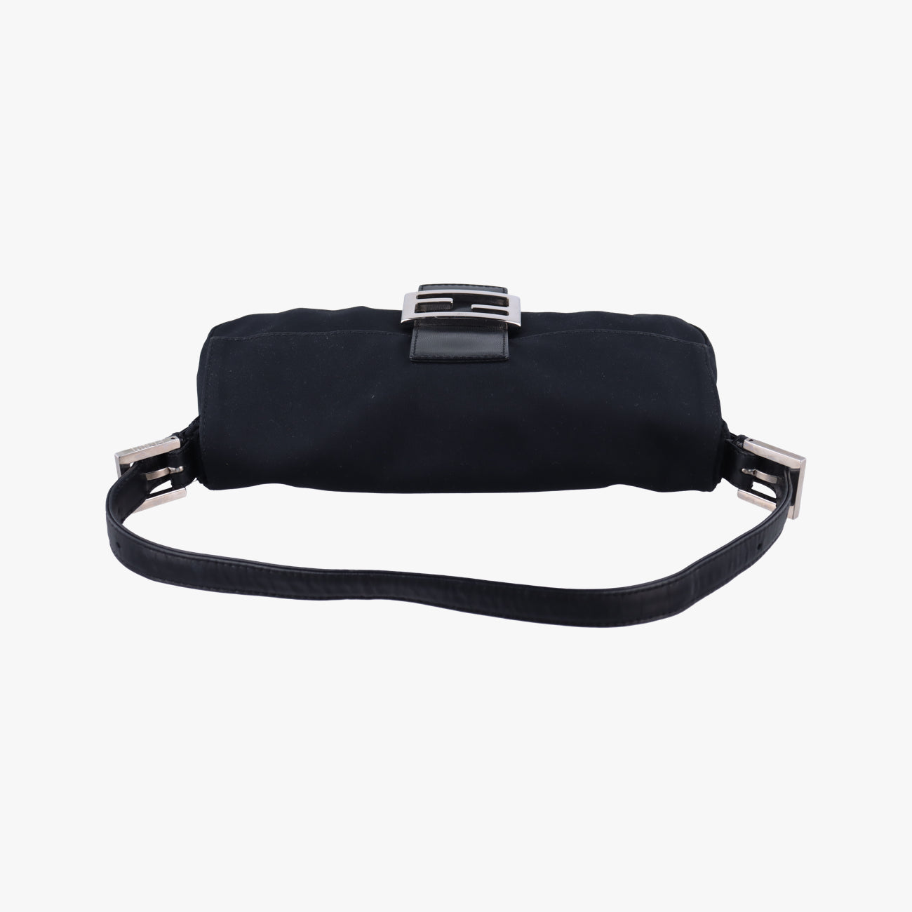 Pre-owned Fendi Baguette Black silk 26424 shoulderbag | stylenewstar