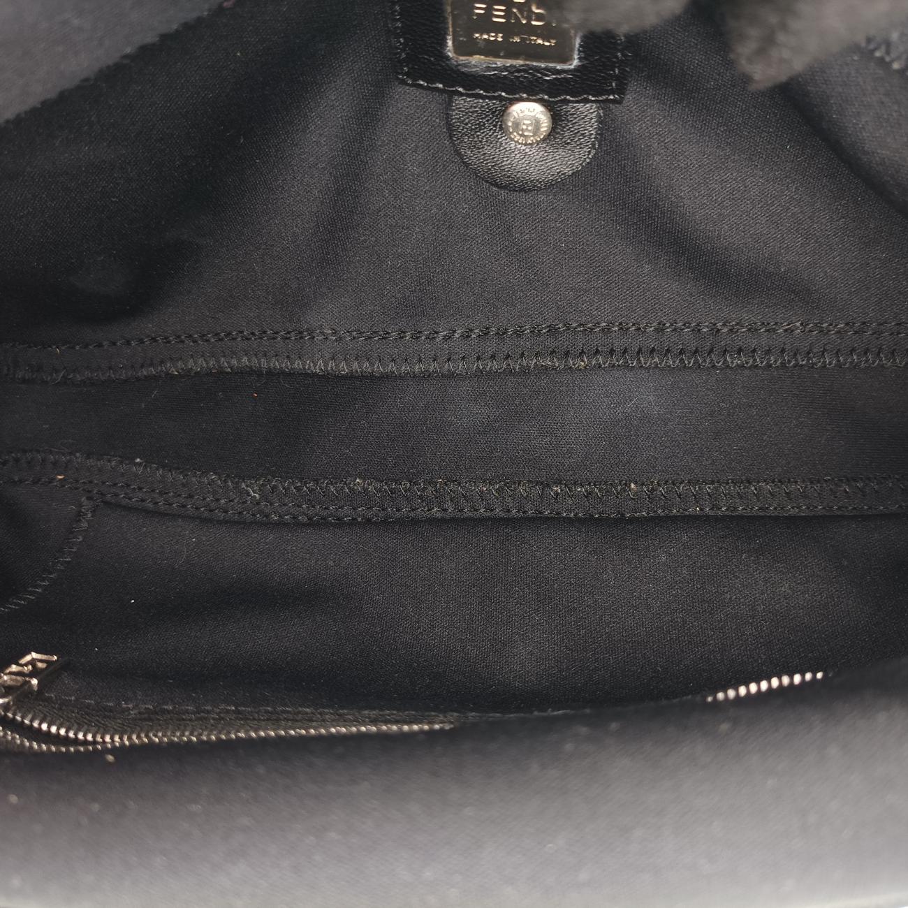 Pre-owned Fendi Baguette Black silk 26424 shoulderbag | stylenewstar