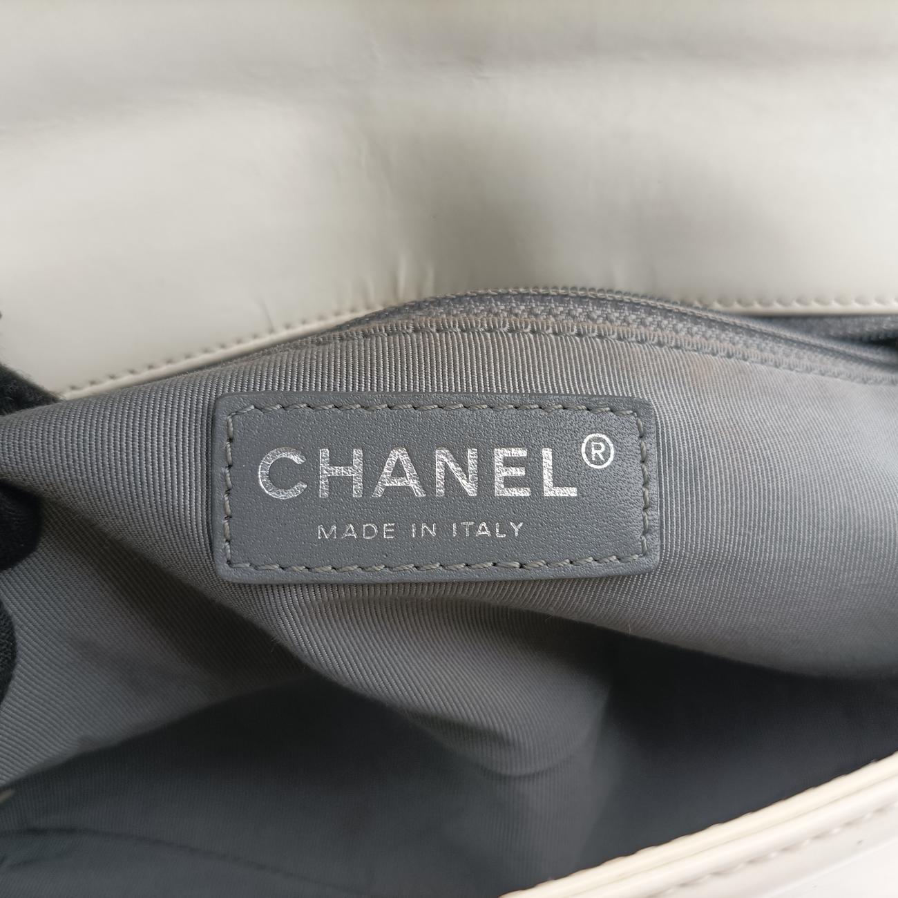 Vintage Chanel BOY CHANEL White Patent A67018 shoulderbag | stylenewstar