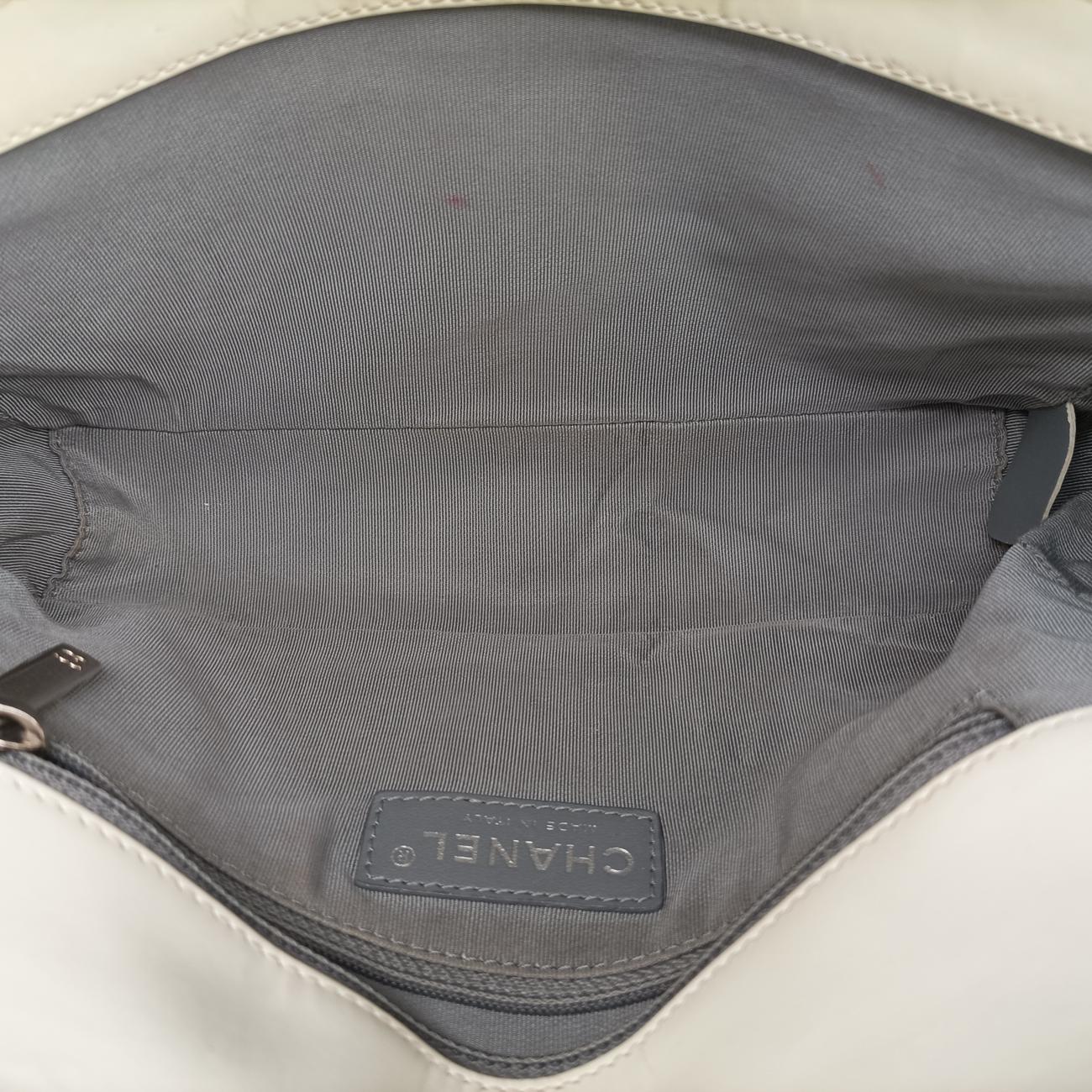 Vintage Chanel BOY CHANEL White Patent A67018 shoulderbag | stylenewstar