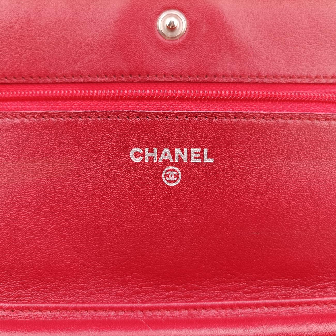 Vintage Chanel Matelasse coco mark Red Patent A48692 shoulderbag | stylenewstar