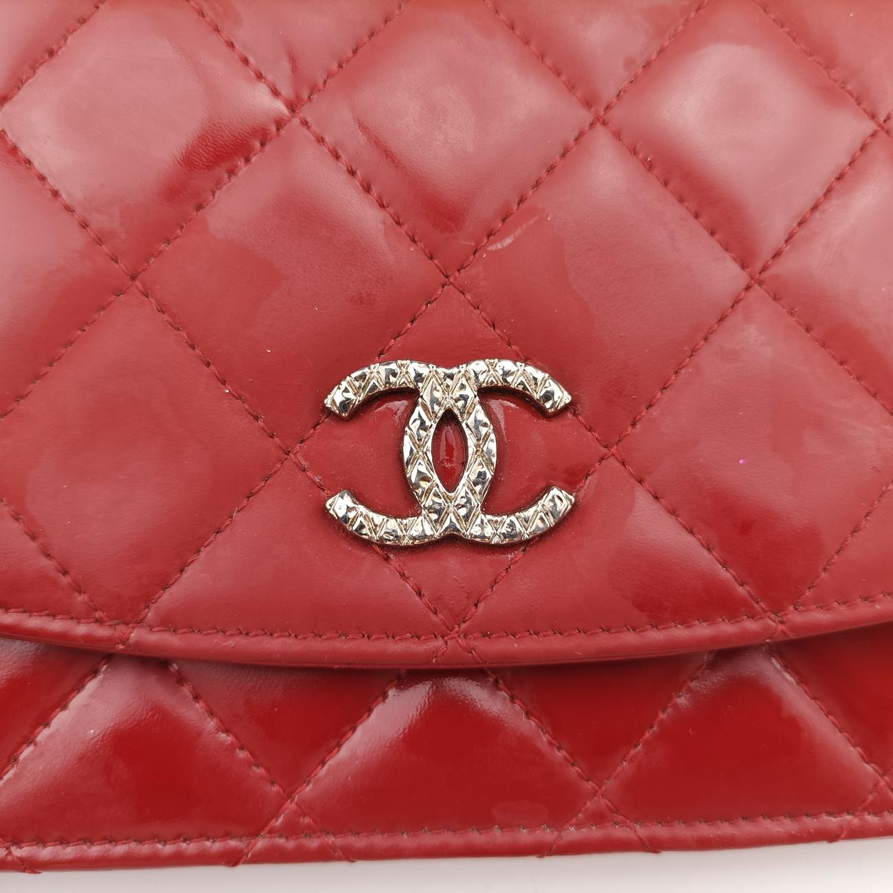 Vintage Chanel Matelasse coco mark Red Patent A48692 shoulderbag | stylenewstar