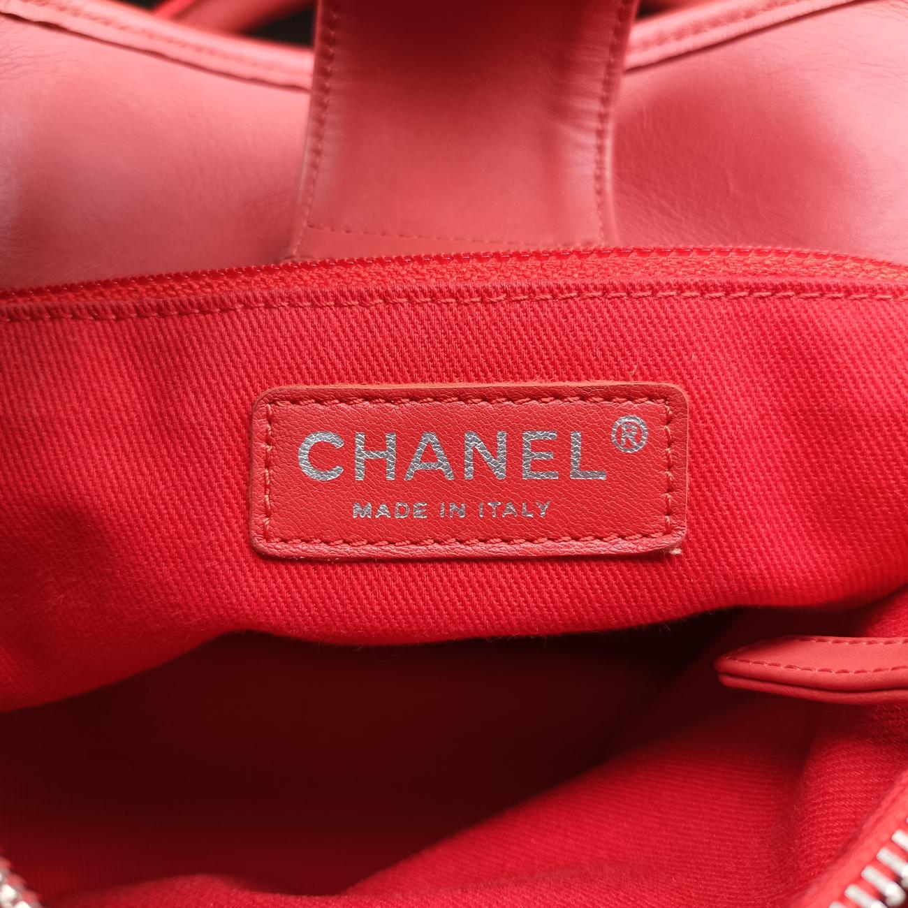 Pre-owned Chanel Up in the Air Perforated French Riviera Red Leather A67654 shoulderbag | stylenewstar